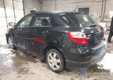 2010 Toyota Matrix S z USA, uszkodzony, nr VIN 2T1LE4EE1AC018475